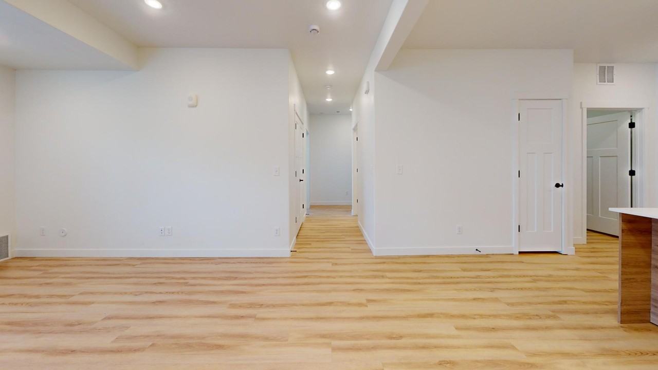 1136 Ws #102 - Photo 3 of 20