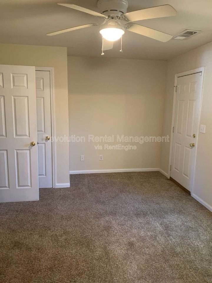 6800 Blackstone Pl - Photo 4 of 32