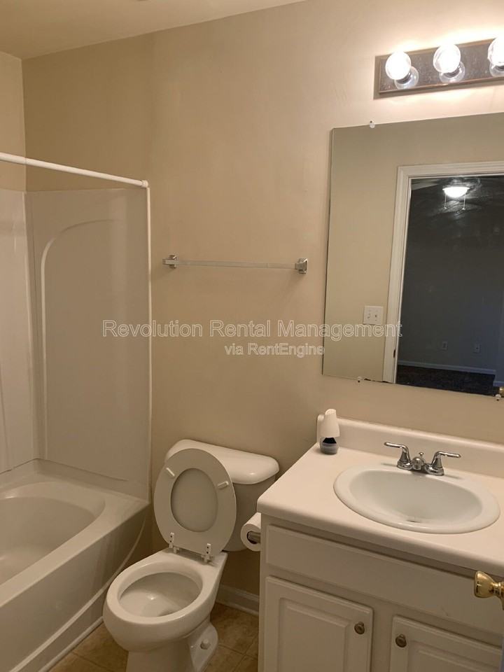 6800 Blackstone Pl - Photo 5 of 32