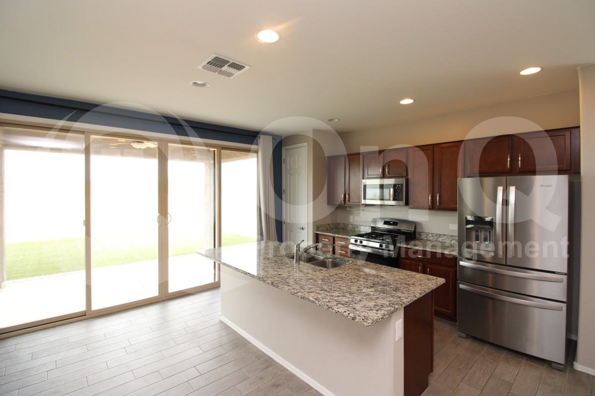 12000 E Ryscott Cir - Photo 4 of 27