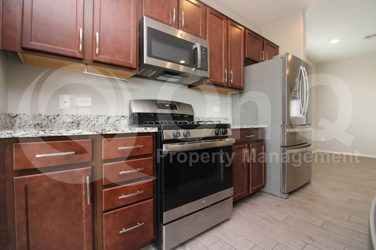 12000 E Ryscott Cir - Photo 5 of 27