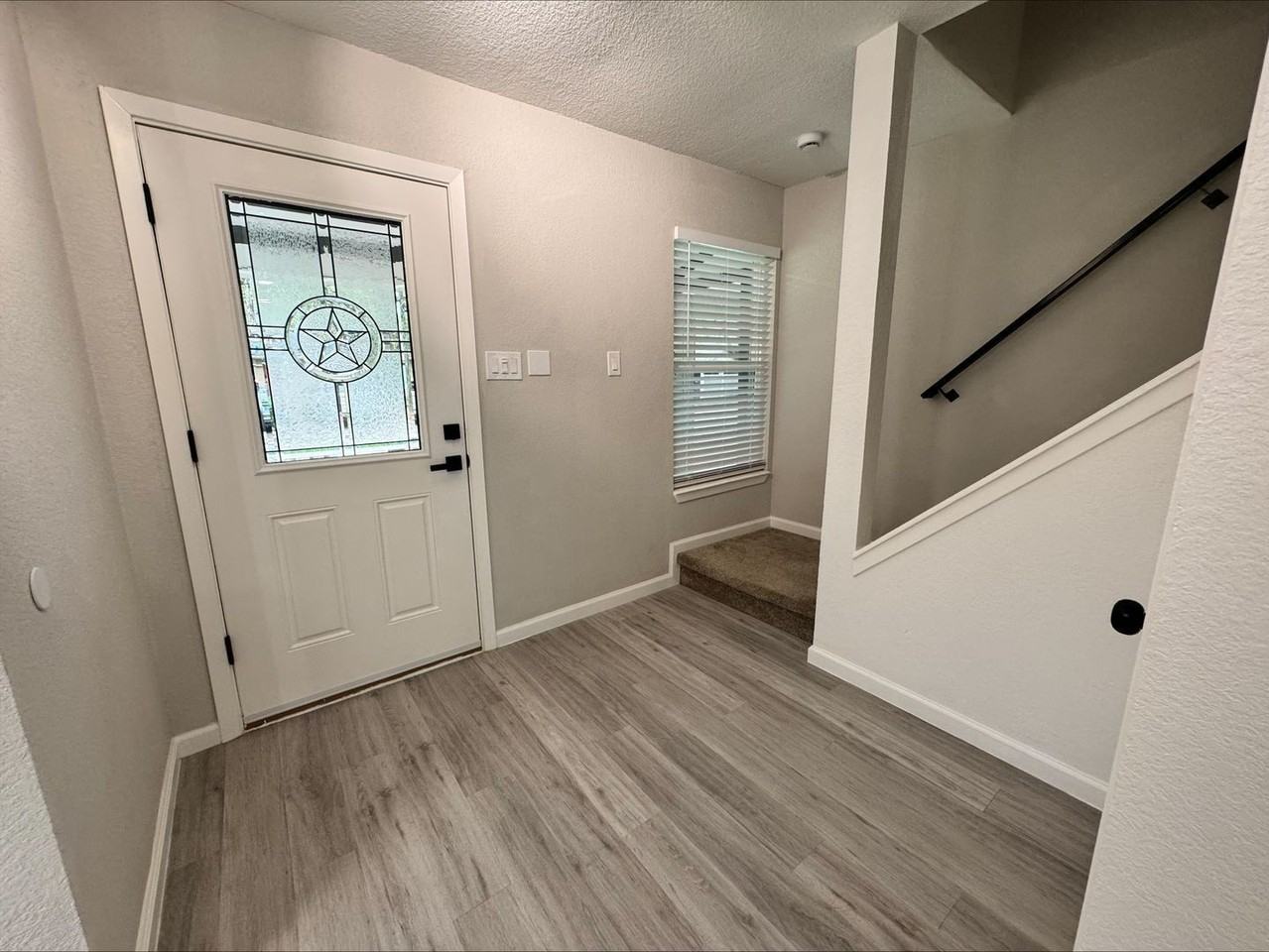 1004 E Red Cedar Cir - Photo 6 of 37