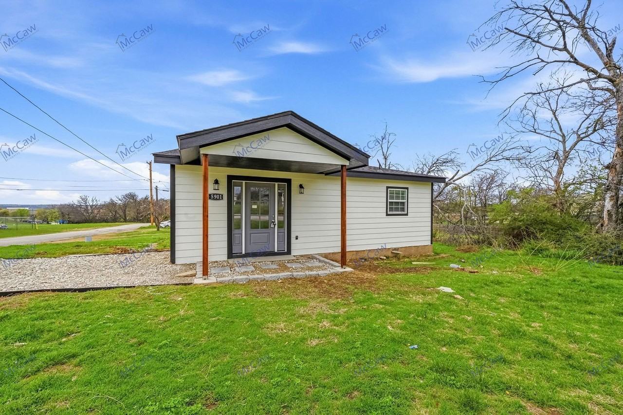 5901 Farnsworth Ave - Photo 2 of 23