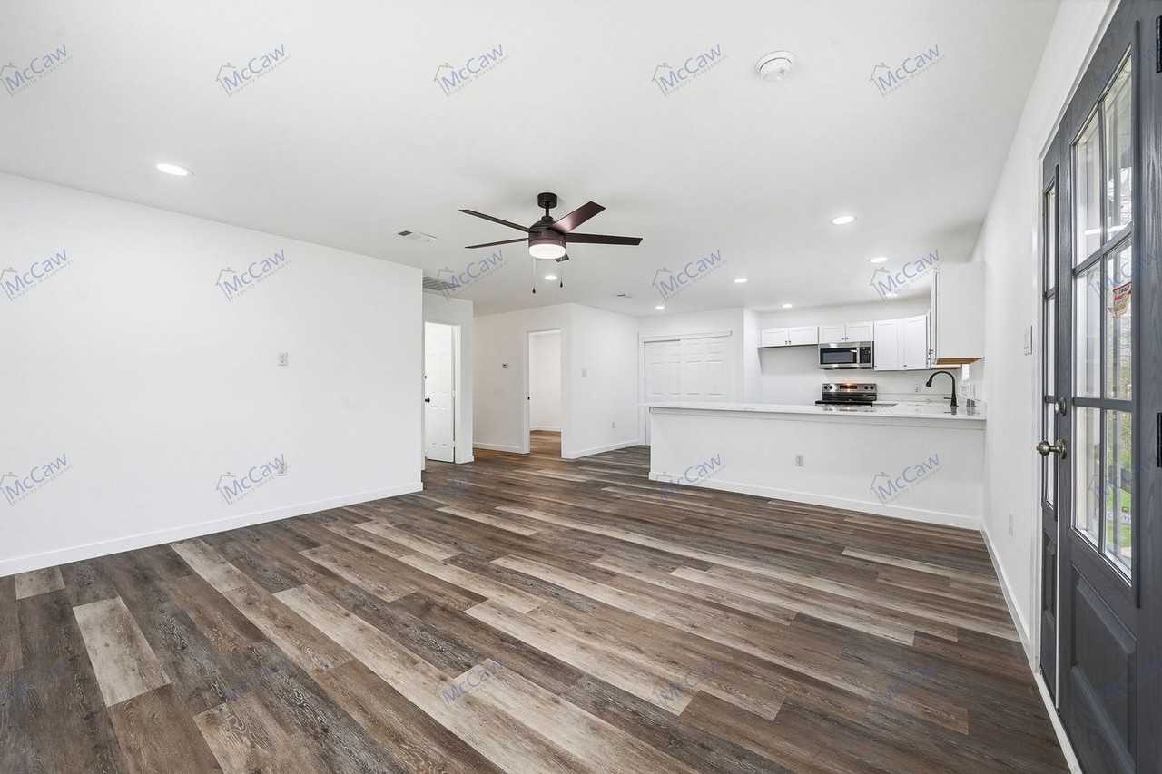 5901 Farnsworth Ave - Photo 4 of 23