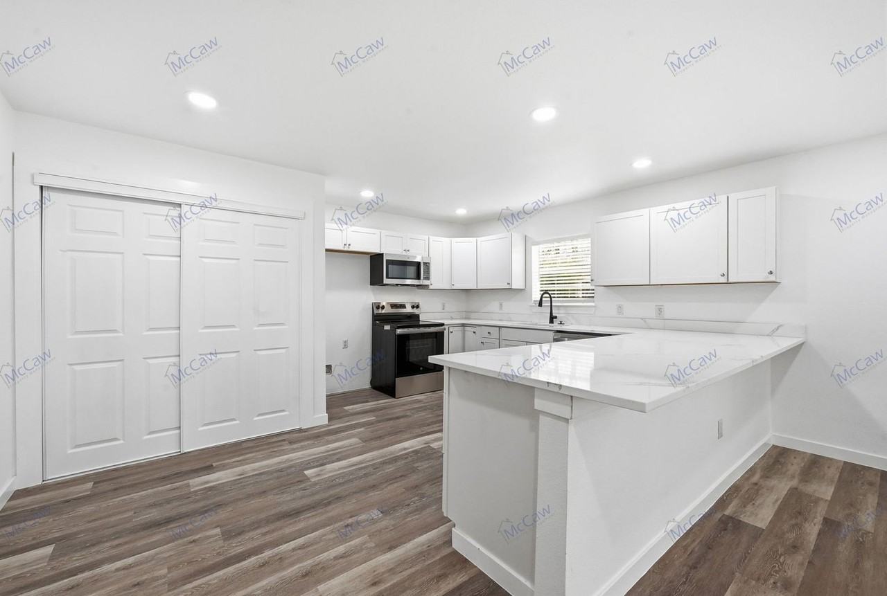 5901 Farnsworth Ave - Photo 5 of 23