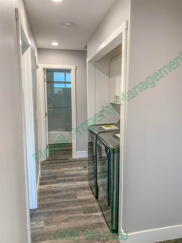 756 N 11th St - Photo 3 of 14