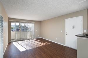 featured image of 652 Moss St