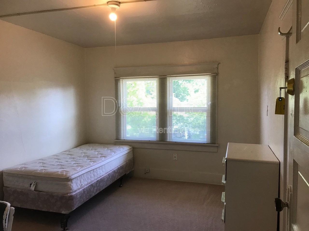 242 Nw 15th St #5 - Photo 4 of 8