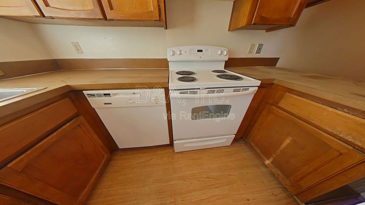 876 Sw Maple Tree Dr - Photo 4 of 12