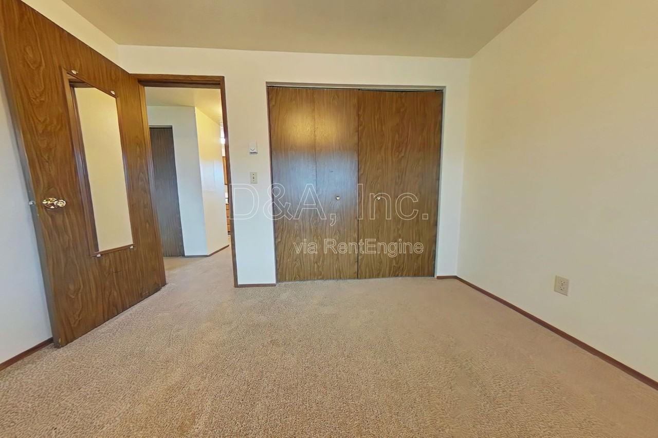 1552 23rd Ct Se - Photo 6 of 11