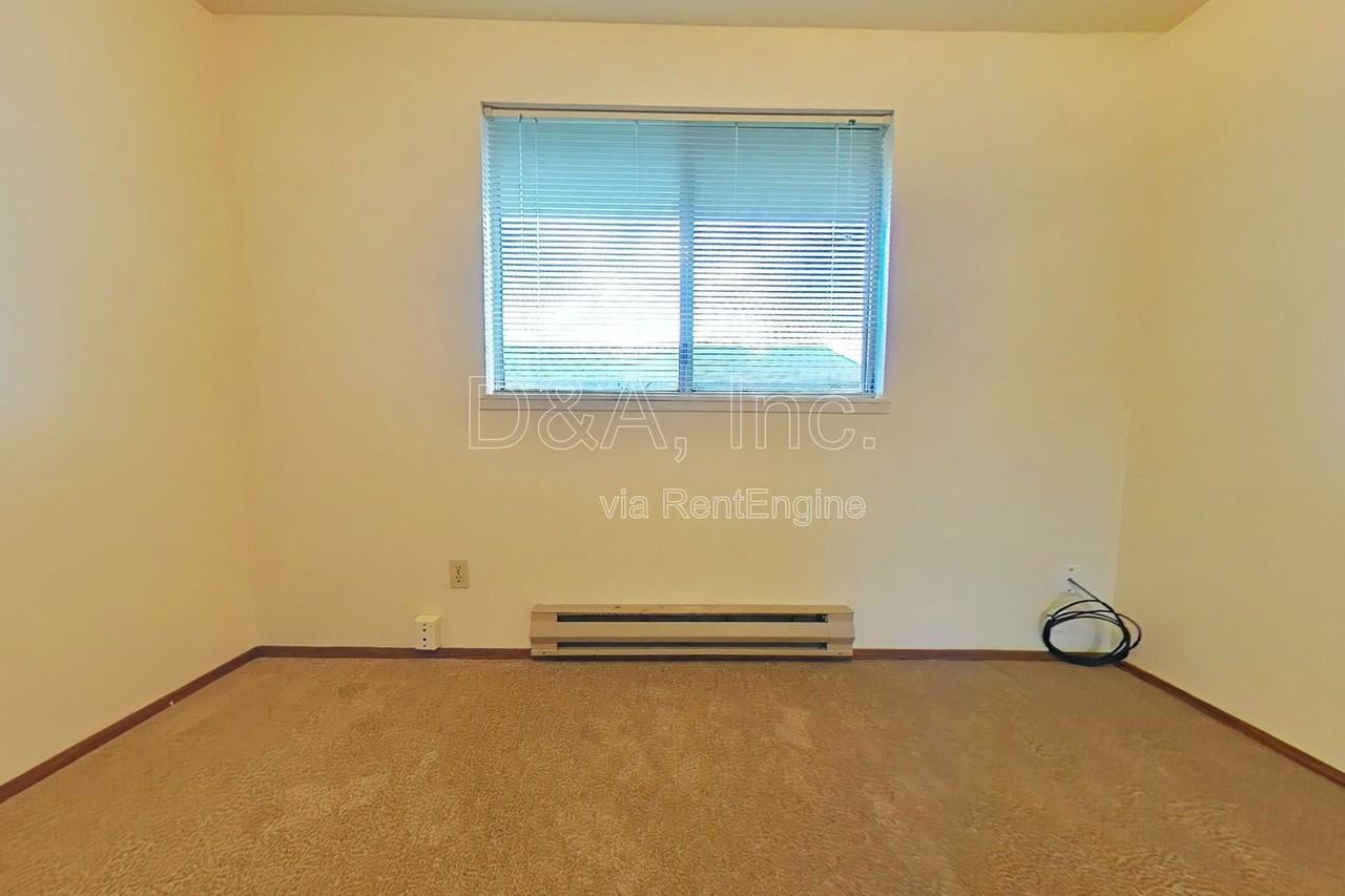 1552 23rd Ct Se - Photo 7 of 11