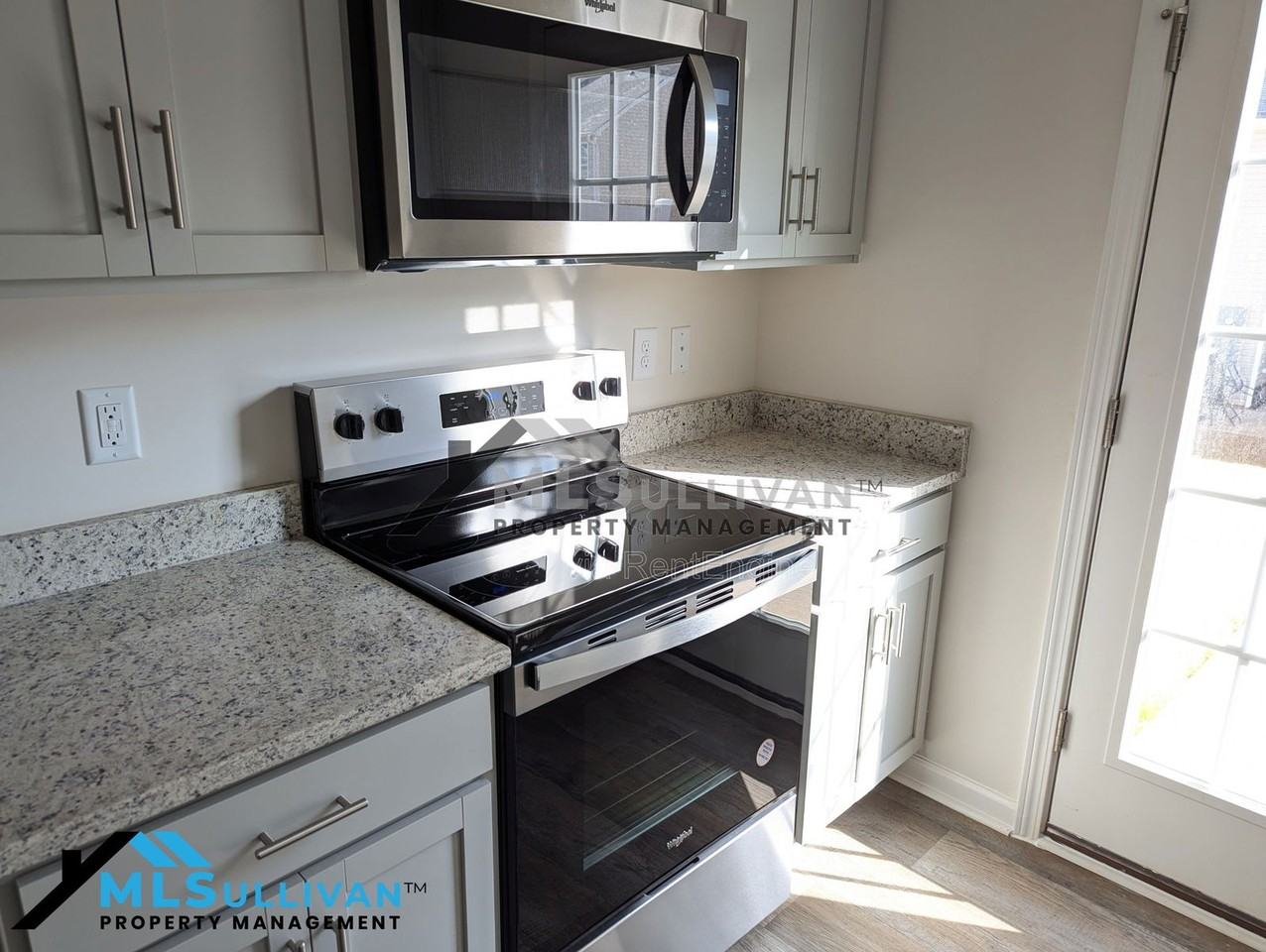 2821 Egert Dr - Photo 7 of 16