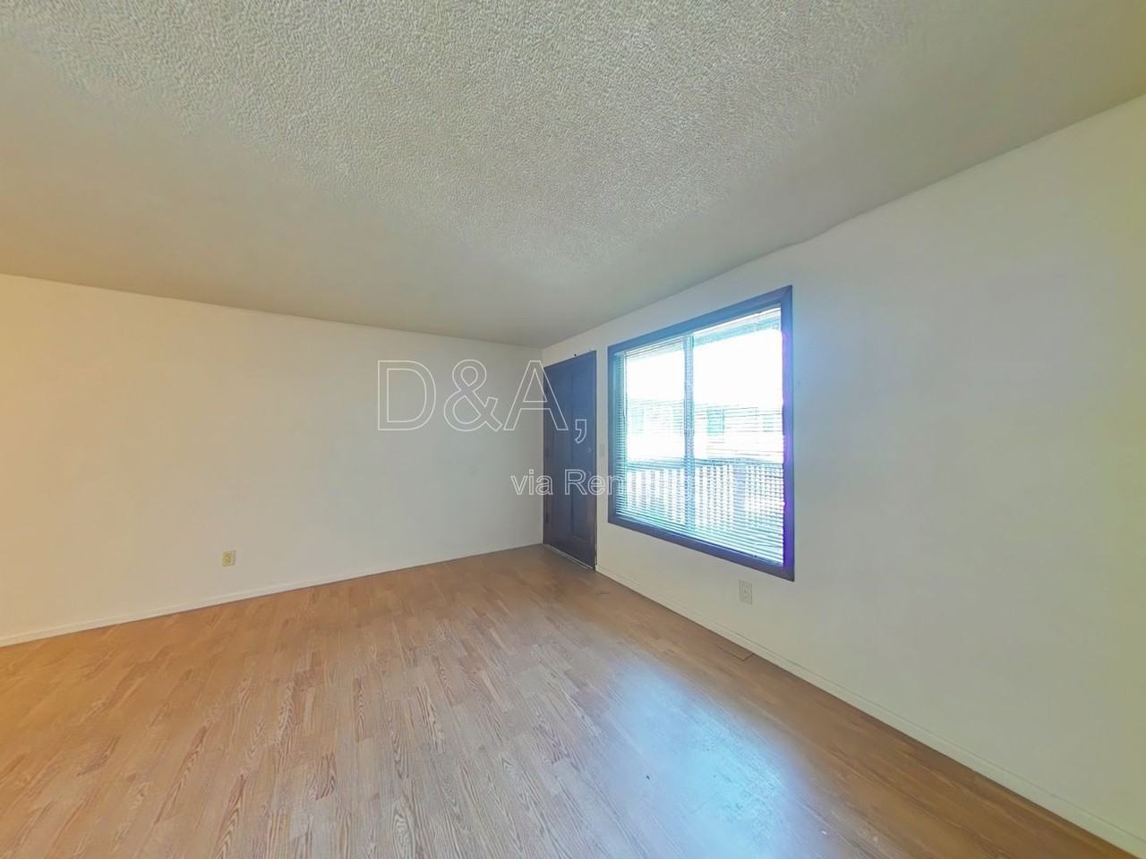 434 Ermine St Se - Photo 2 of 9