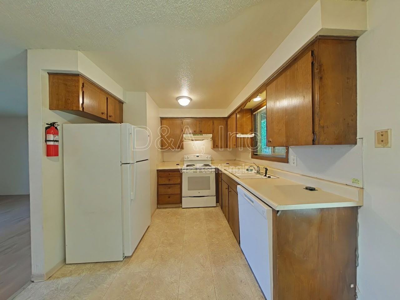 434 Ermine St Se - Photo 4 of 9