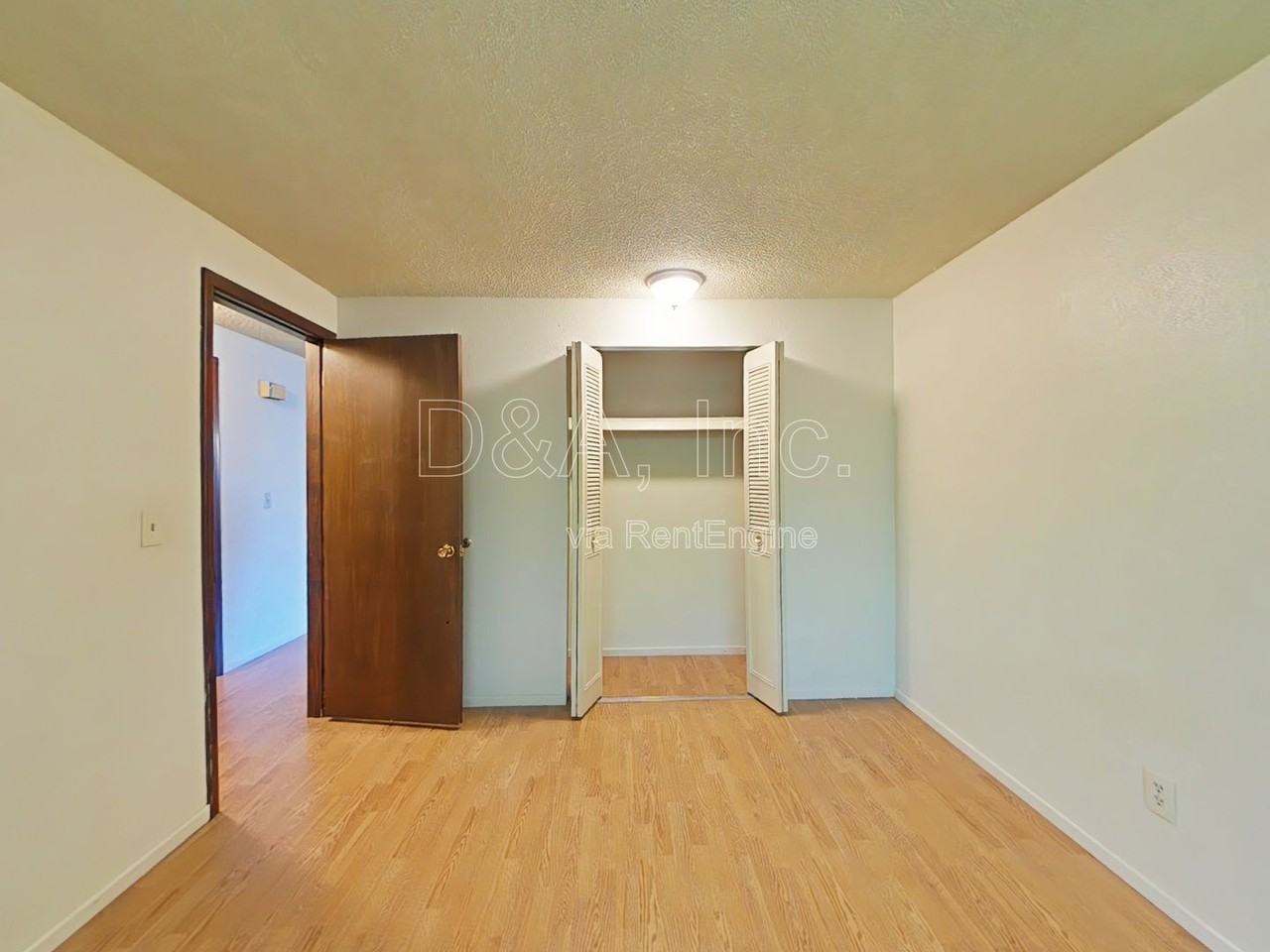 434 Ermine St Se - Photo 5 of 9