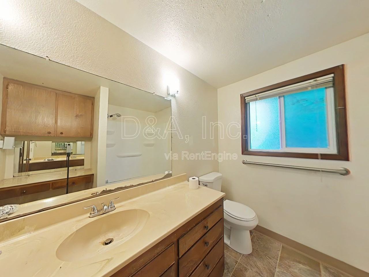 434 Ermine St Se - Photo 7 of 9