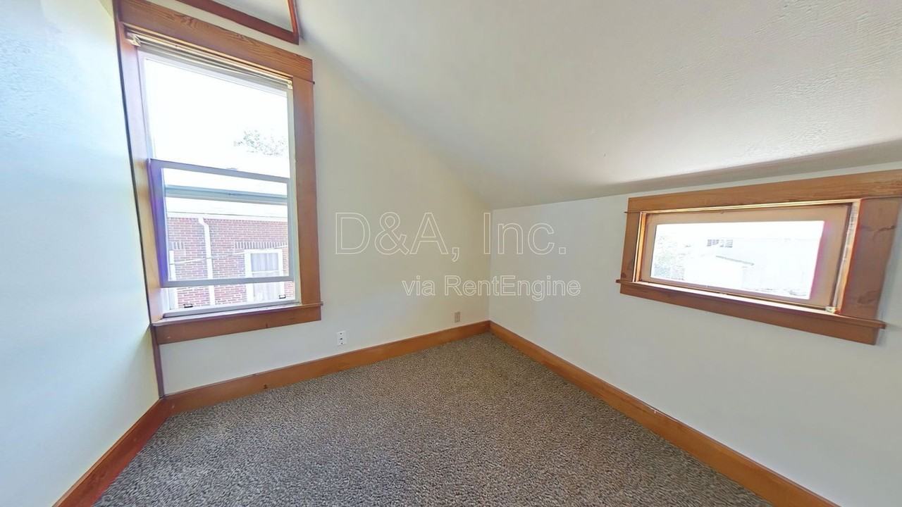 430 Nw 15th St - Photo 6 of 9