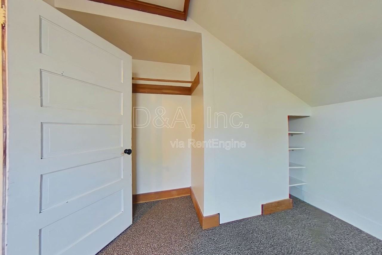 430 Nw 15th St - Photo 7 of 9