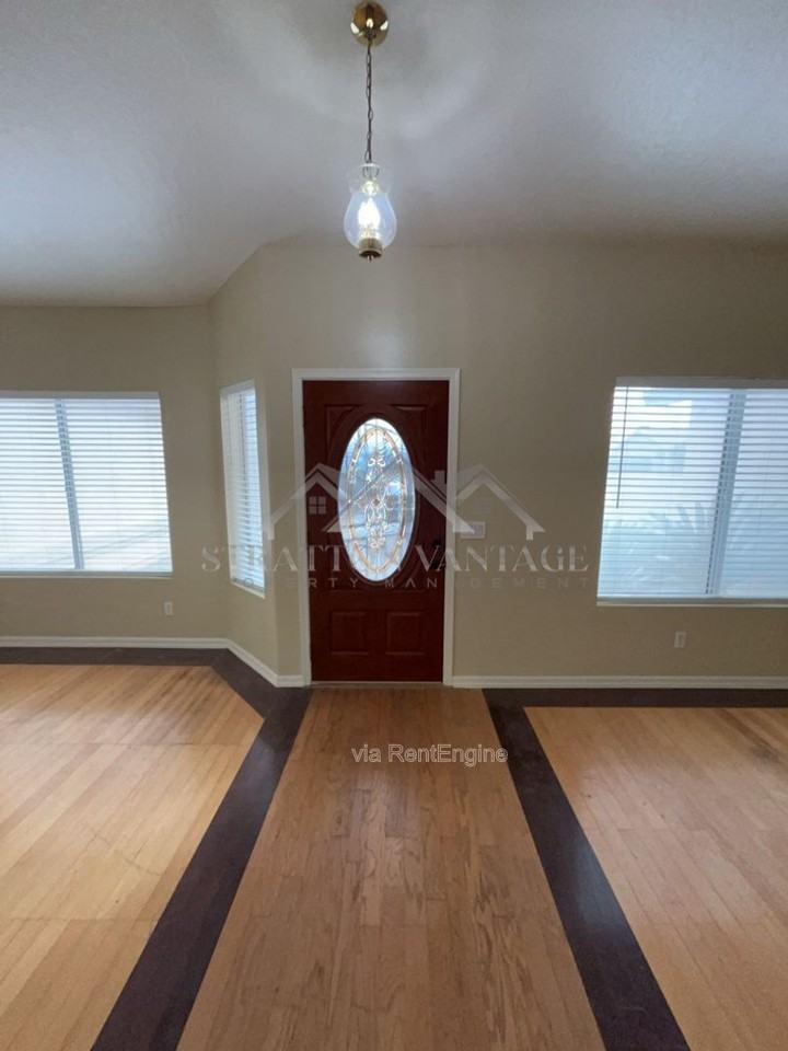 8760 E Winnston Cir - Photo 3 of 10