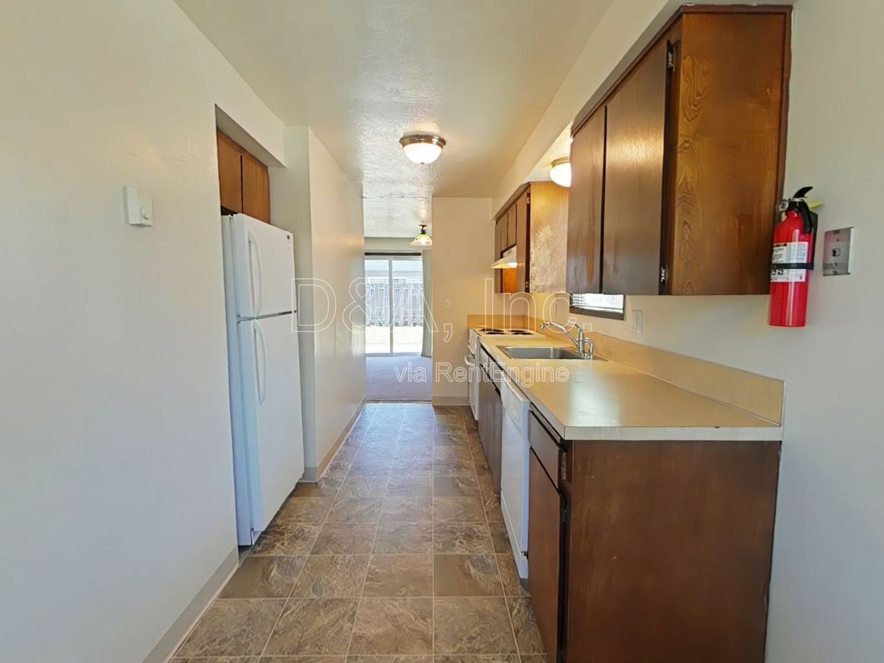 943 Nw 27th St - Photo 3 of 9