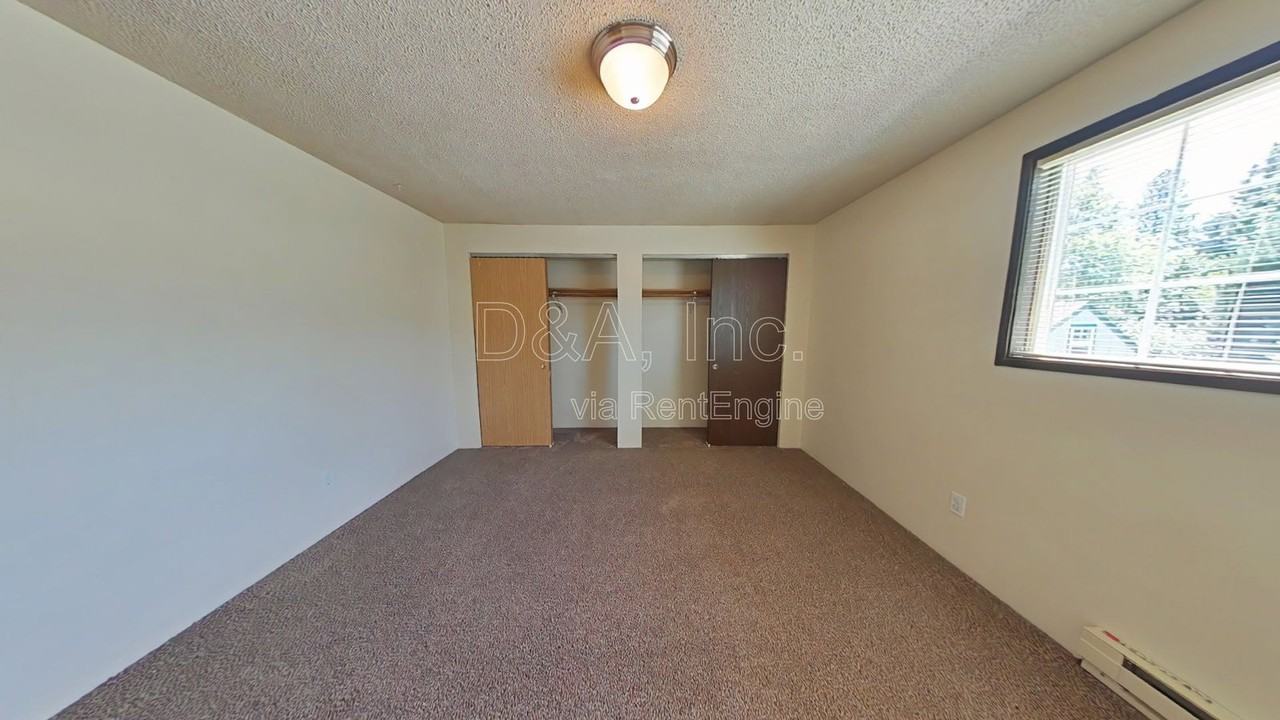 943 Nw 27th St - Photo 5 of 9