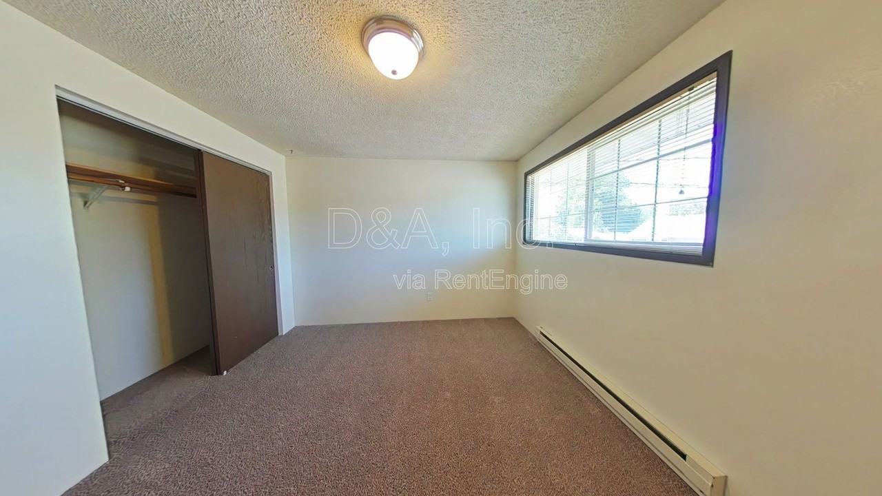 943 Nw 27th St - Photo 6 of 9