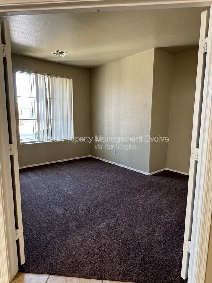 15440 W Jefferson St - Photo 5 of 23