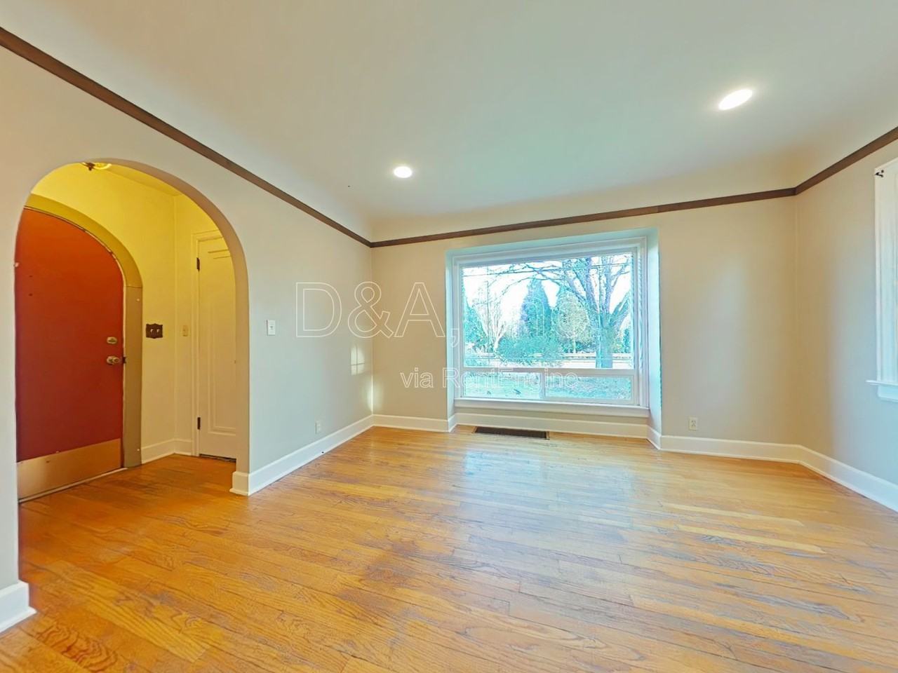 1150 Ne 2nd St - Photo 2 of 21