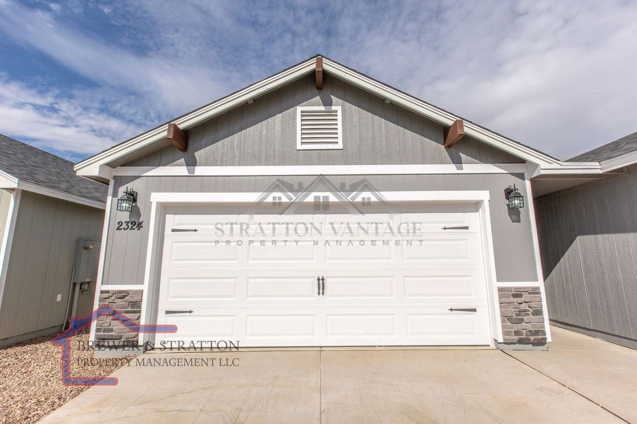 2324 W Mobile Ln - Photo 4 of 37