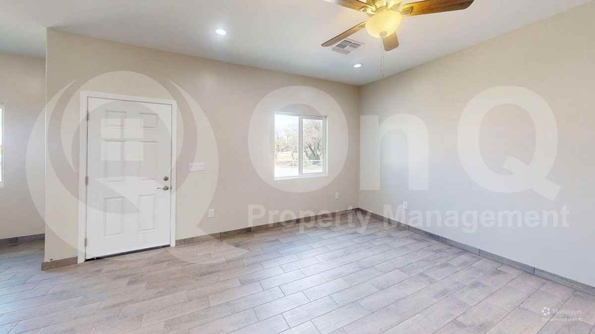 1605 N Yavapai St #1 - Photo 4 of 15