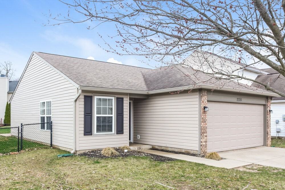 2335 Layton Park Dr - Photo 3 of 16