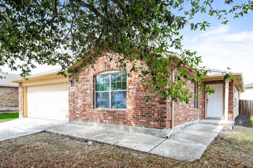 3654 Archer Blvd - Photo 3 of 16