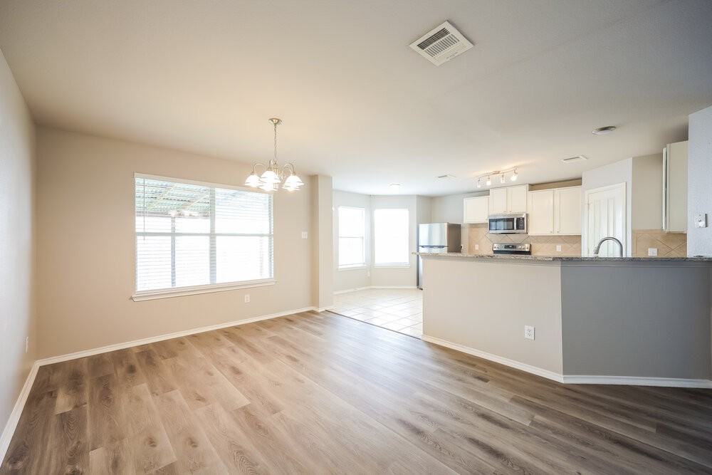 3654 Archer Blvd - Photo 6 of 16