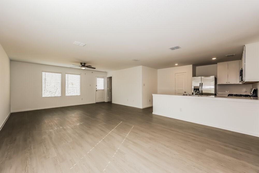 10724 Gun Barrel St - Photo 5 of 17