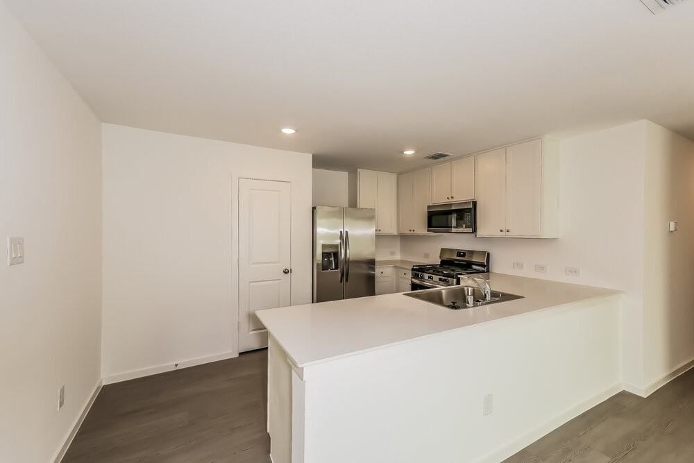 10724 Gun Barrel St - Photo 7 of 17