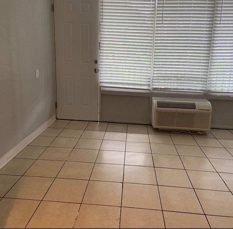 515 Bon Air St - Photo 5 of 17