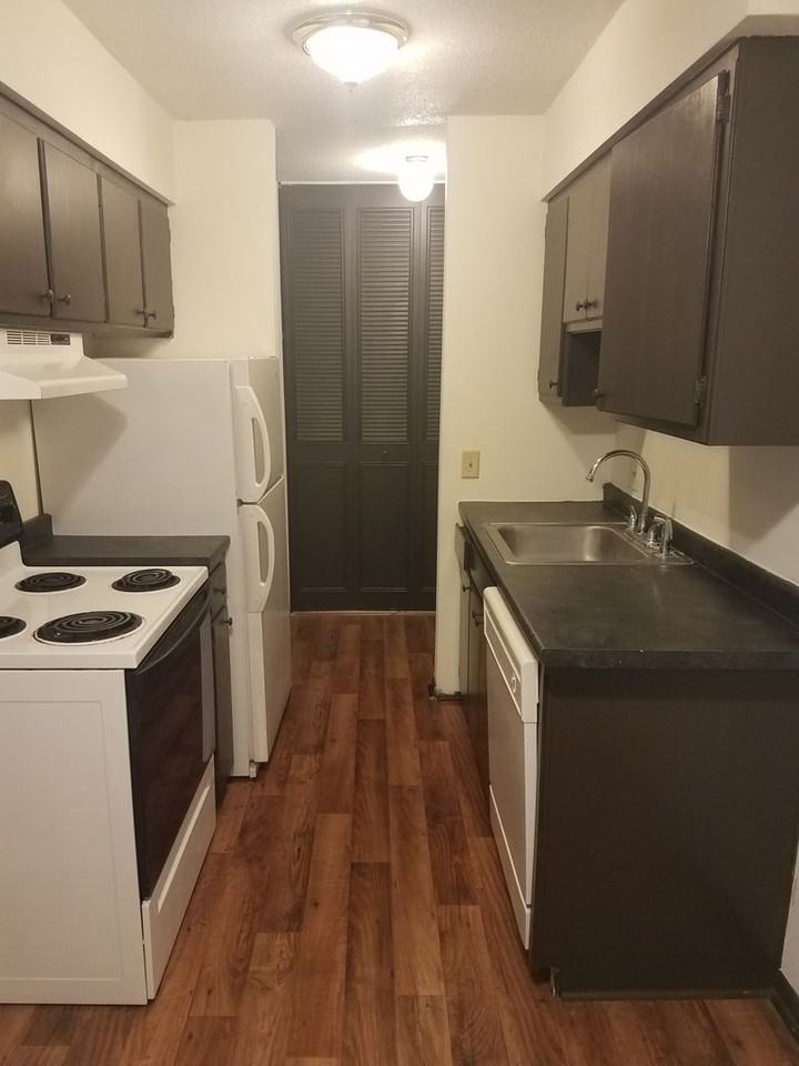 Evergreene Apartments - Photo 7 of 12