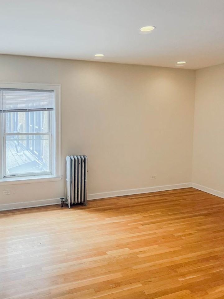 3910 N Pine Grove Ave #3W - Photo 5 of 11