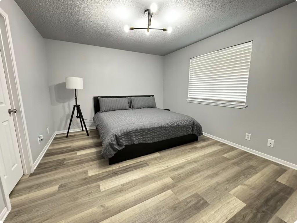 1403 Clairidge Ave - Photo 6 of 10