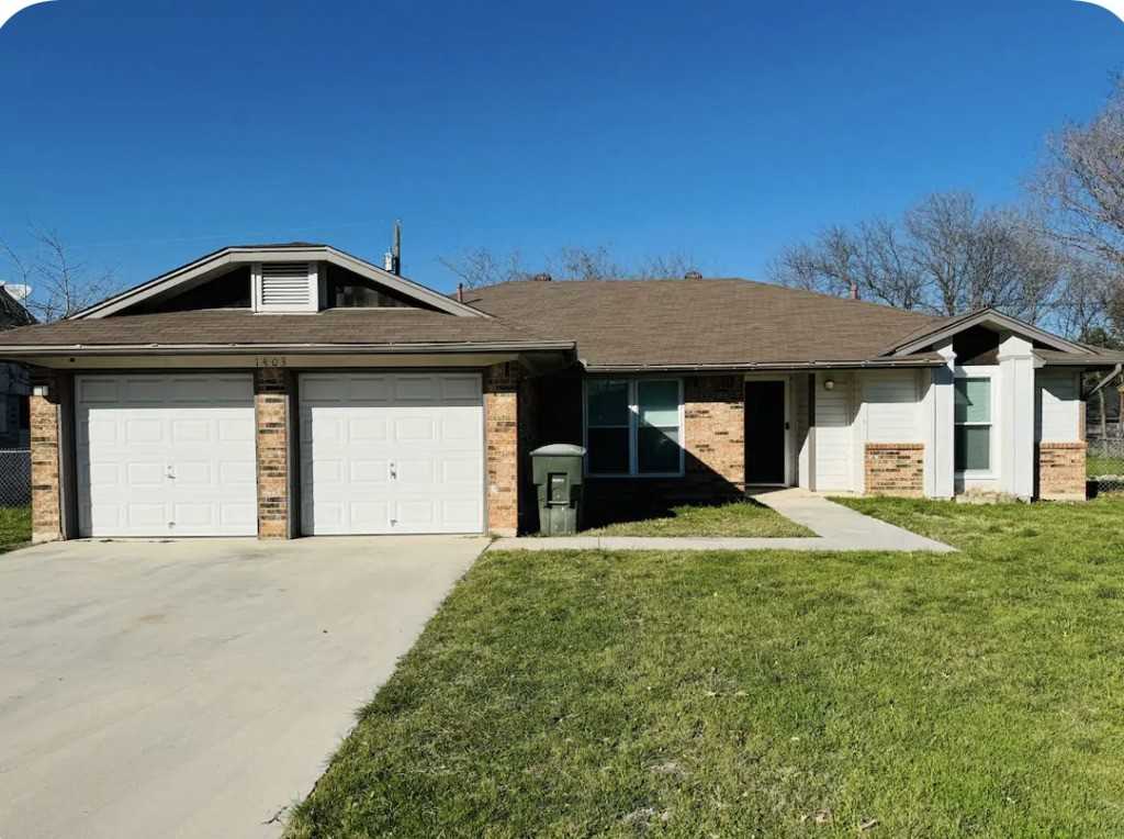 1403 Clairidge Ave - Photo 7 of 10