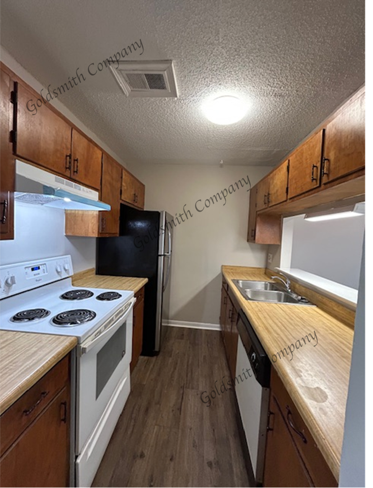 218A Cavalier Dr - Photo 2 of 9