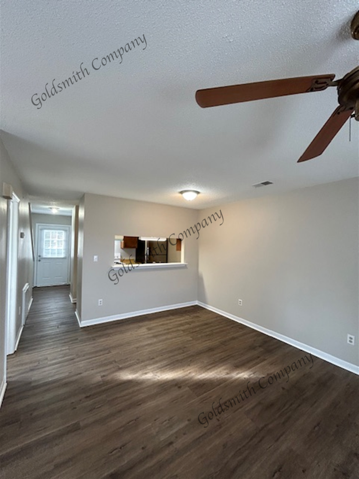 218A Cavalier Dr - Photo 4 of 9