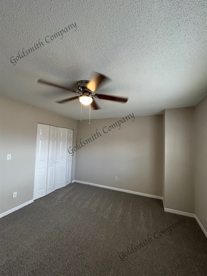 218A Cavalier Dr - Photo 7 of 9