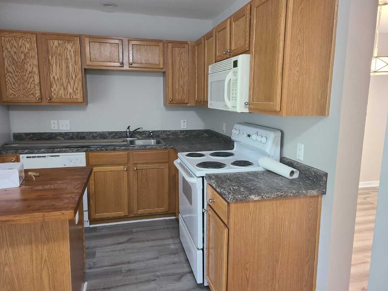 228 North Cir - Photo 6 of 17