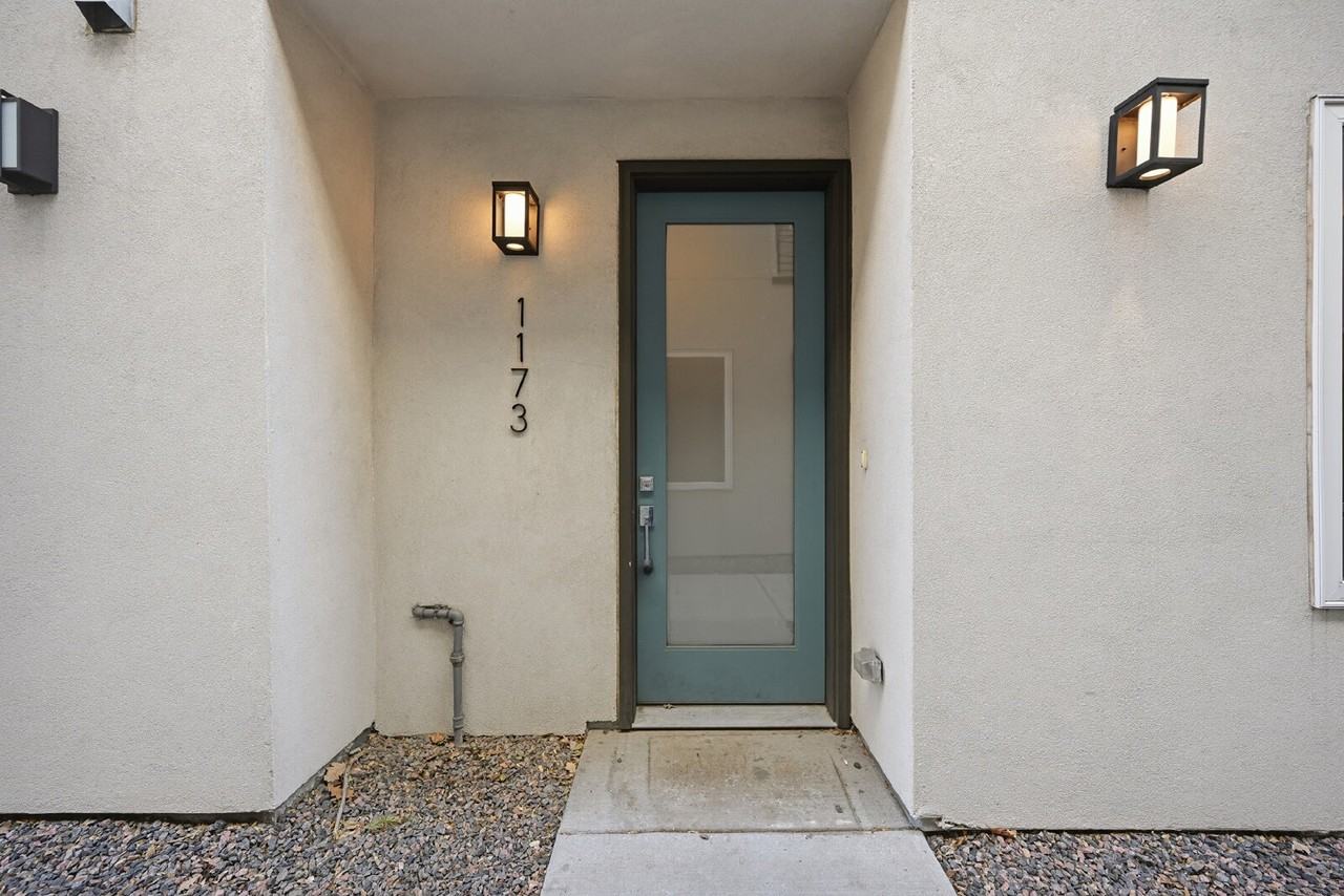 1173 Birch St - Photo 4 of 46