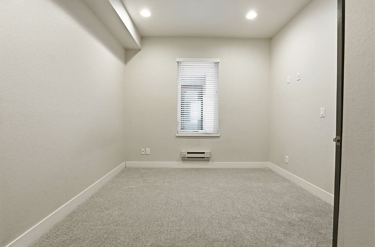 1173 Birch St - Photo 6 of 46