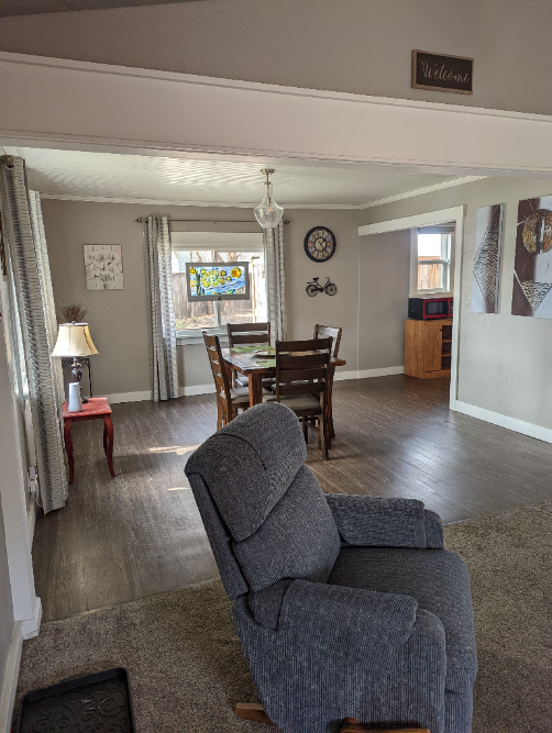 413 E Walnut Ave - Photo 2 of 15