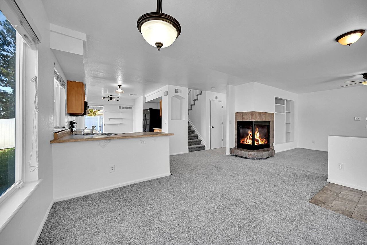 21481 E 47th Ave - Photo 5 of 38