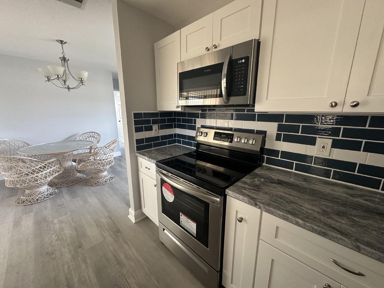 6271 Coniston St - Photo 5 of 50