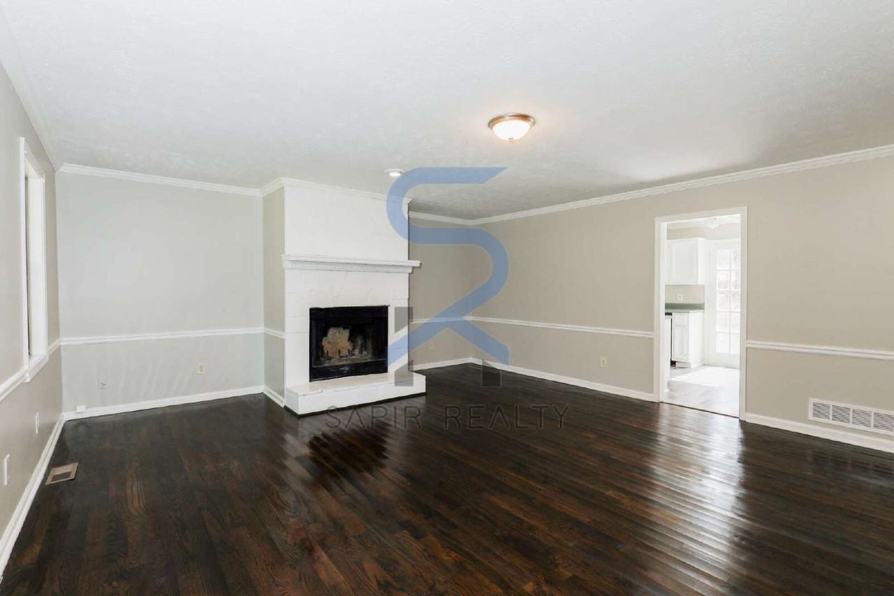 2929 Pine Grove Dr - Photo 2 of 17